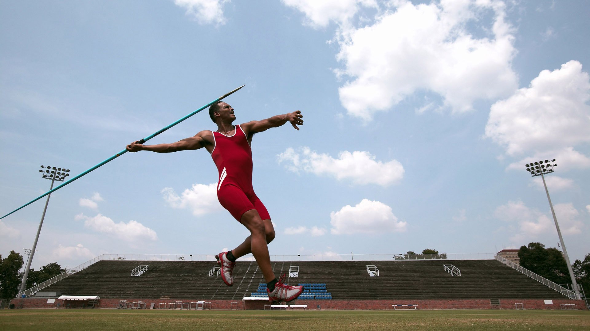 西班牙奥运主帅战术调整收奇效，西班牙奥运会球员